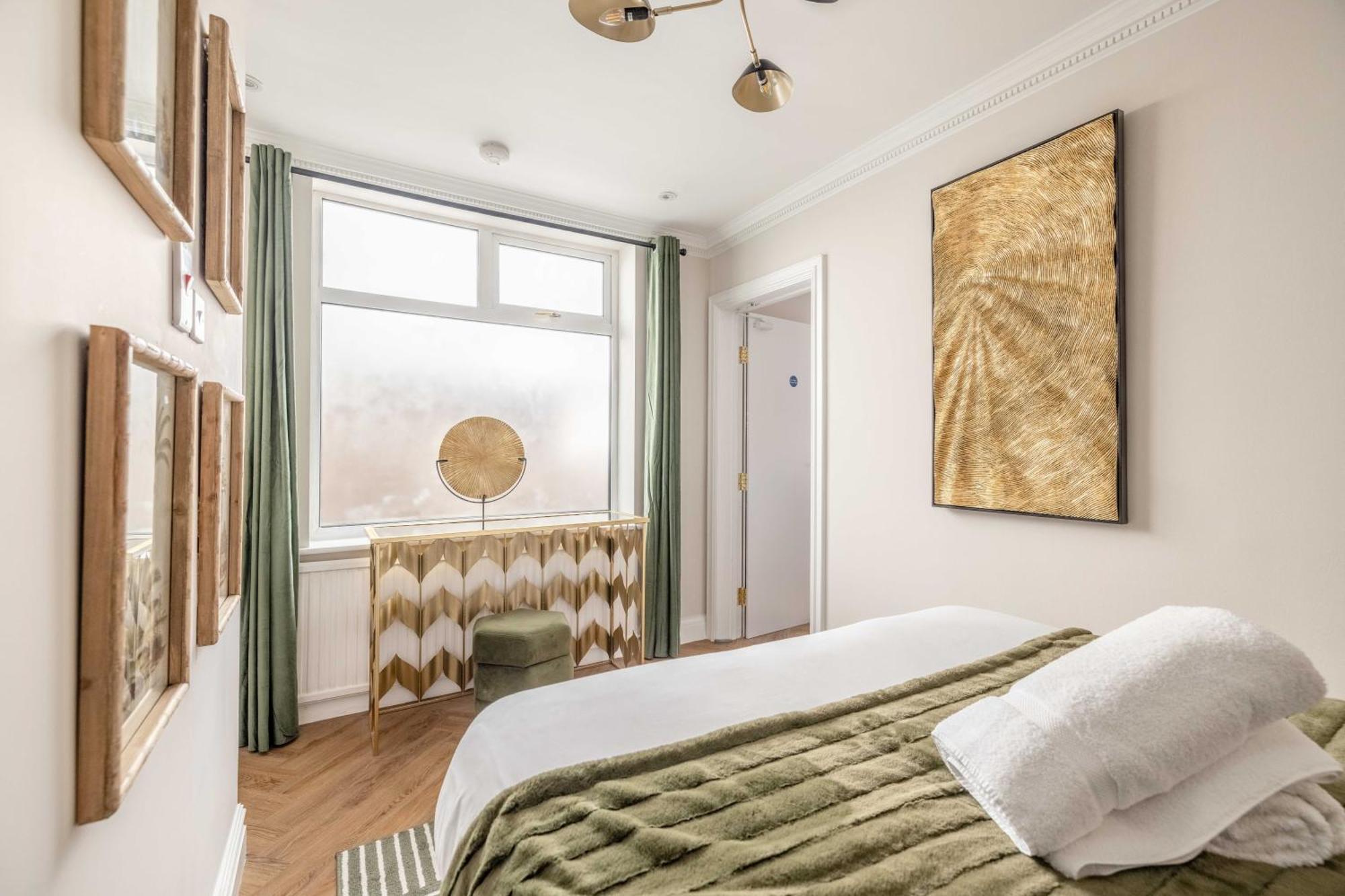 Super Cool Flats In With Parking And Ev Apartment *