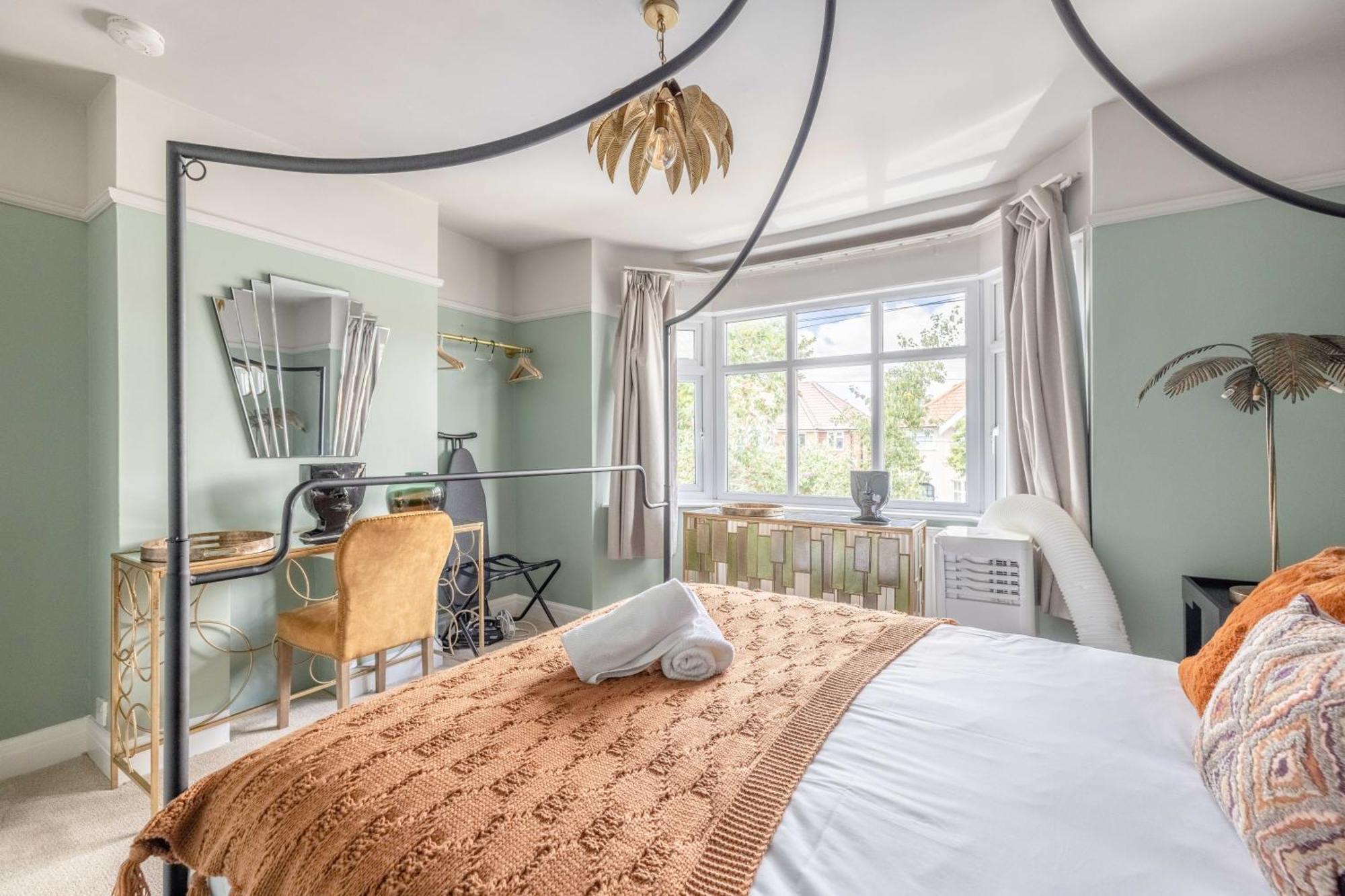 Super Cool Flats In With Parking And Ev Apartment Windsor