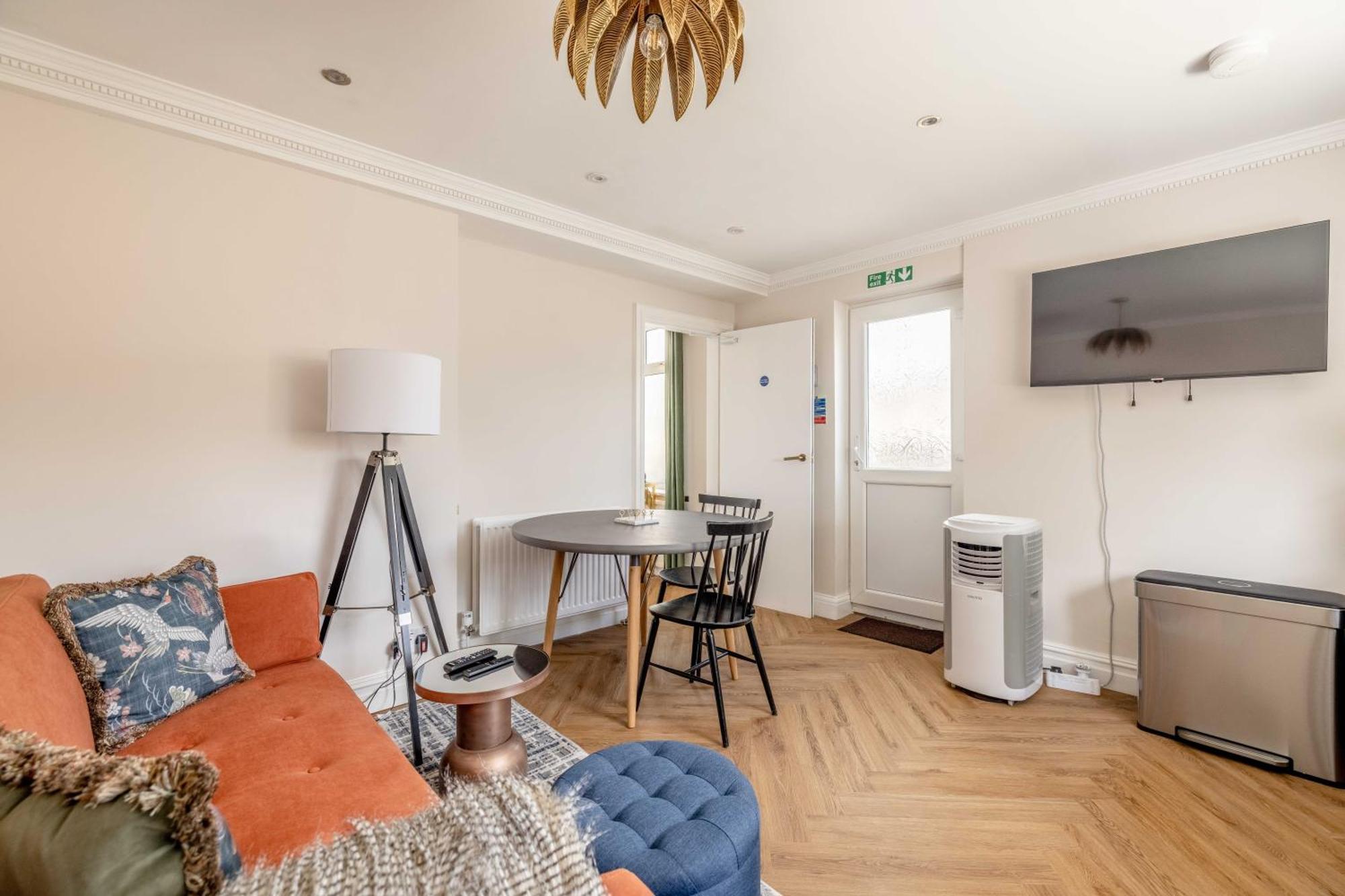 Super Cool Flats In With Parking And Ev Windsor