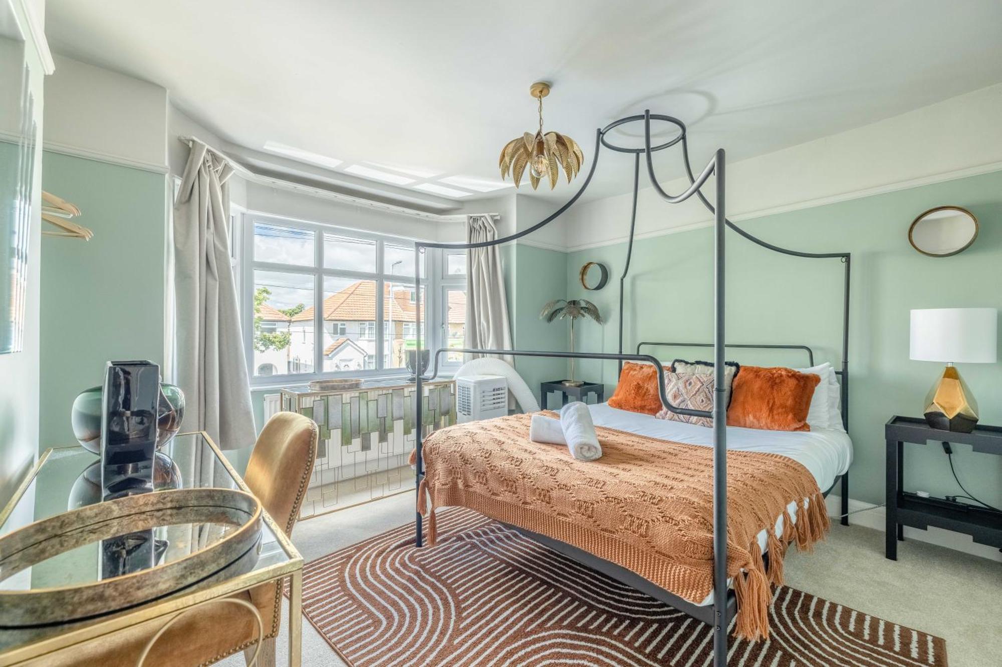Super Cool Flats In With Parking And Ev