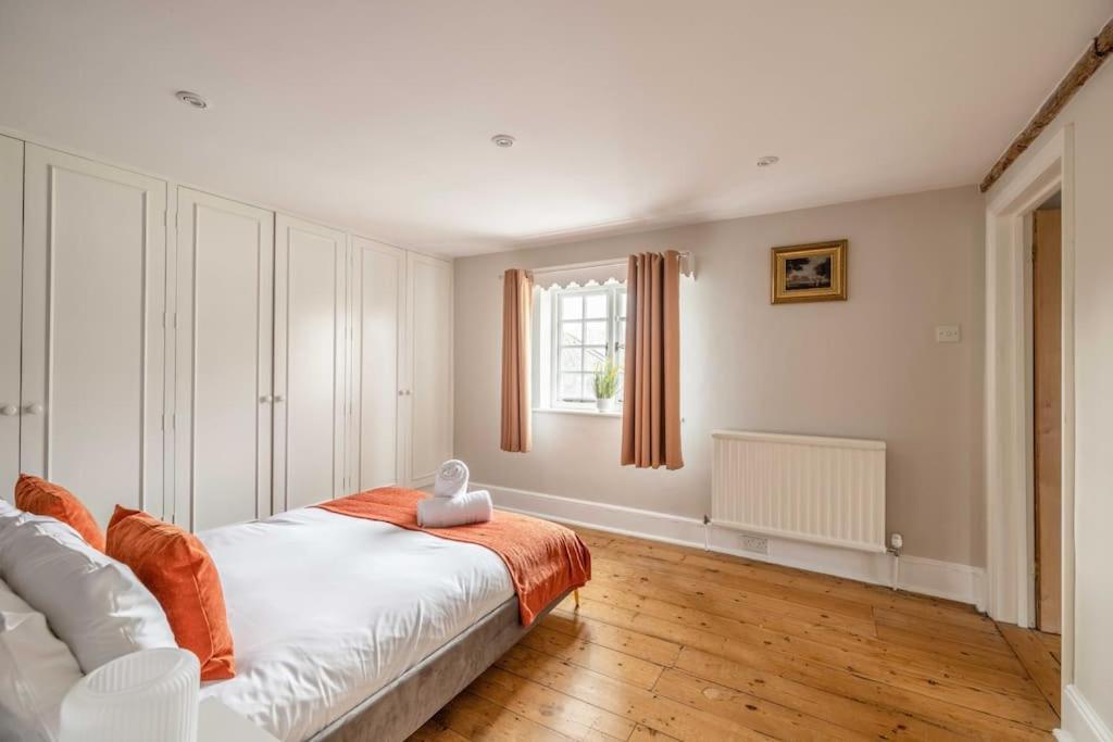 Holiday home Riverside Gem, 2 Homes, Heated Pool, Hot Tub & Sauna *