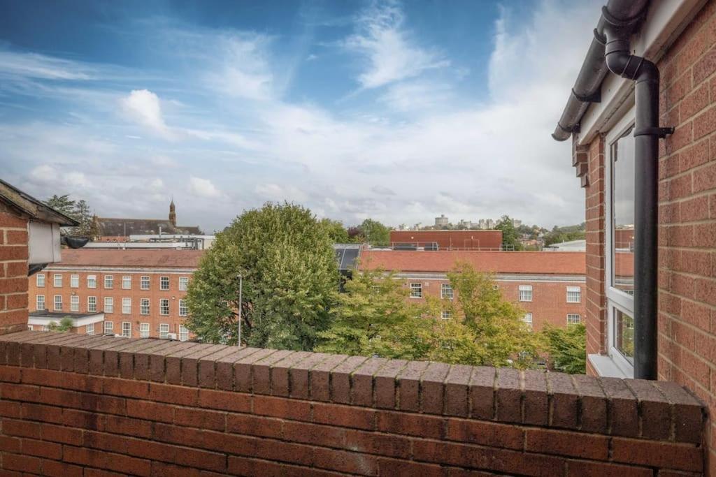 2bed, 2bath Penthouse Near & Long Walk