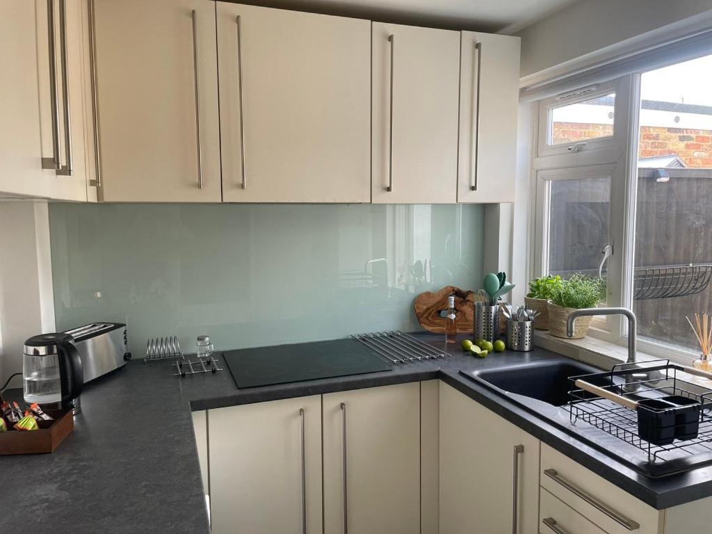 2 Bedroom House In - The Town Holiday home