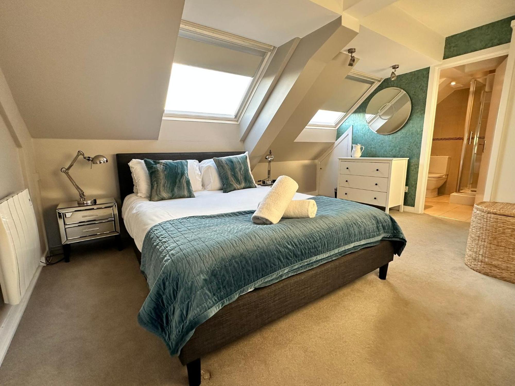 The Courtyard 2 Bedroom Apartments In Central Windsor With Parking Apartment