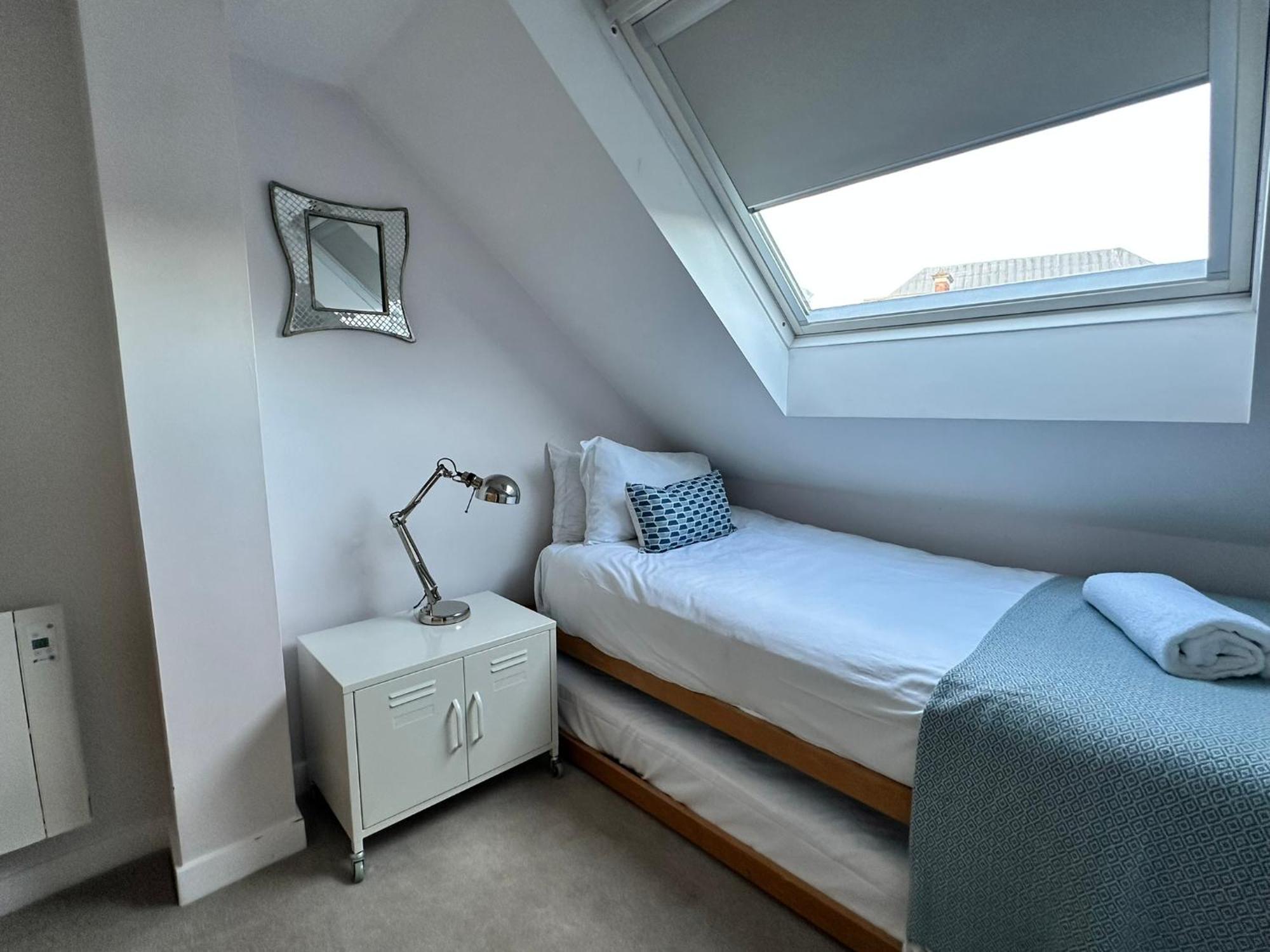 Apartment The Courtyard 2 Bedroom Apartments In Central Windsor With Parking Windsor