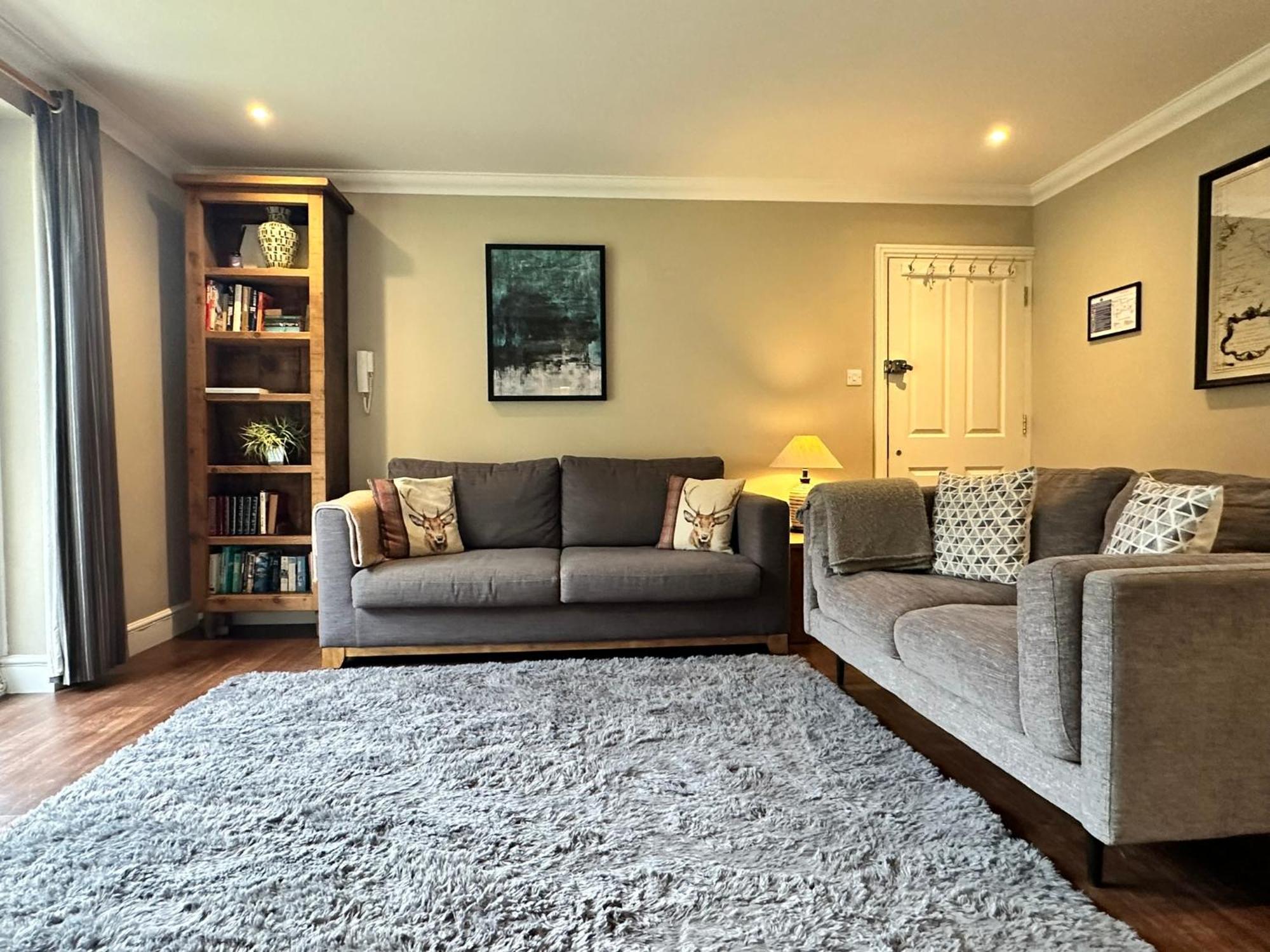 Lord Raglan House One Bedroom With Parking Apartment
