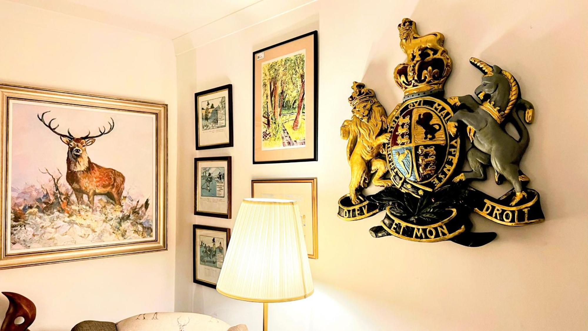 Villa Royal Castle With Alfresco Dining And Parking Sl4 2 Bed 1 Bath Characterful *