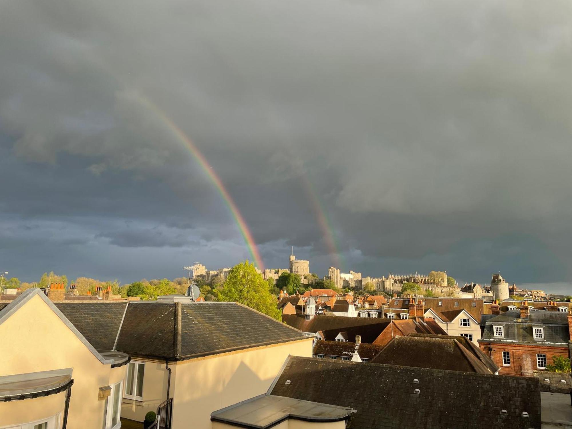 Floor En-suite Double Bedrooms With Great View Of Castle & Free Parking Homestay Windsor