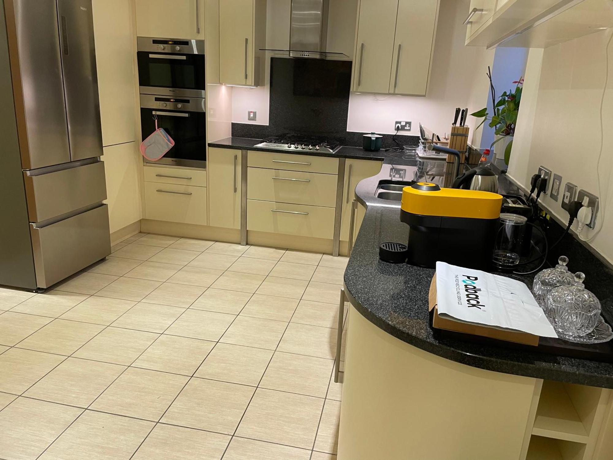 Homestay Floor En-suite Double Bedrooms With Great View Of Castle & Free Parking Windsor