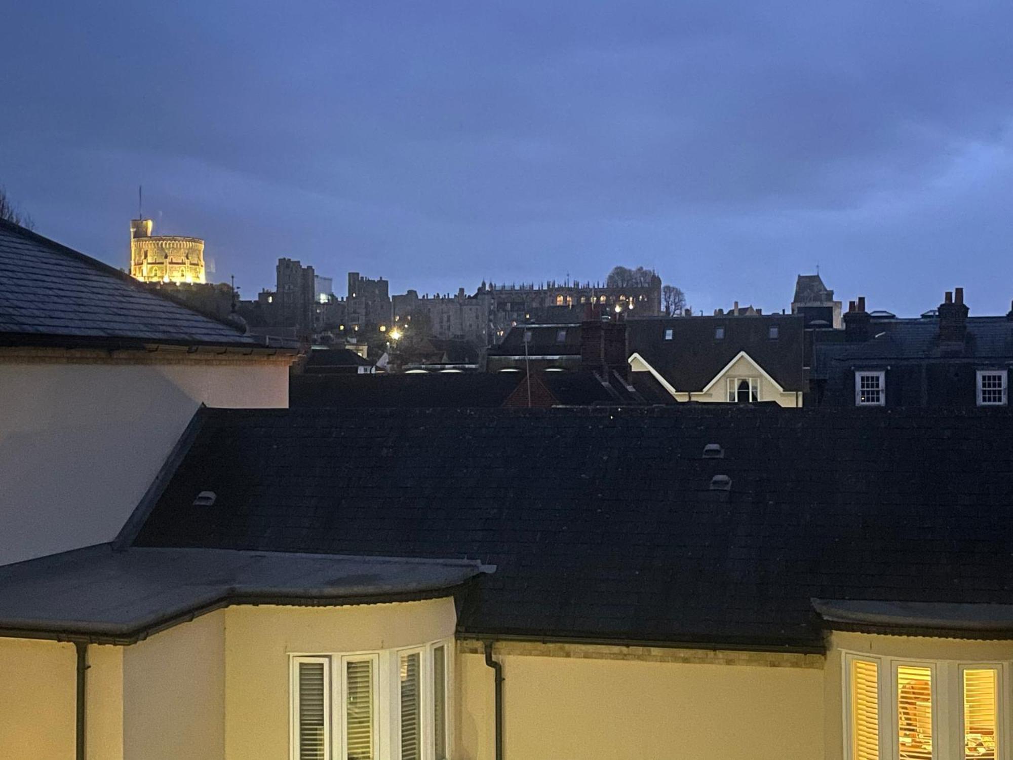 Homestay Floor En-suite Double Bedrooms With Great View Of Castle & Free Parking