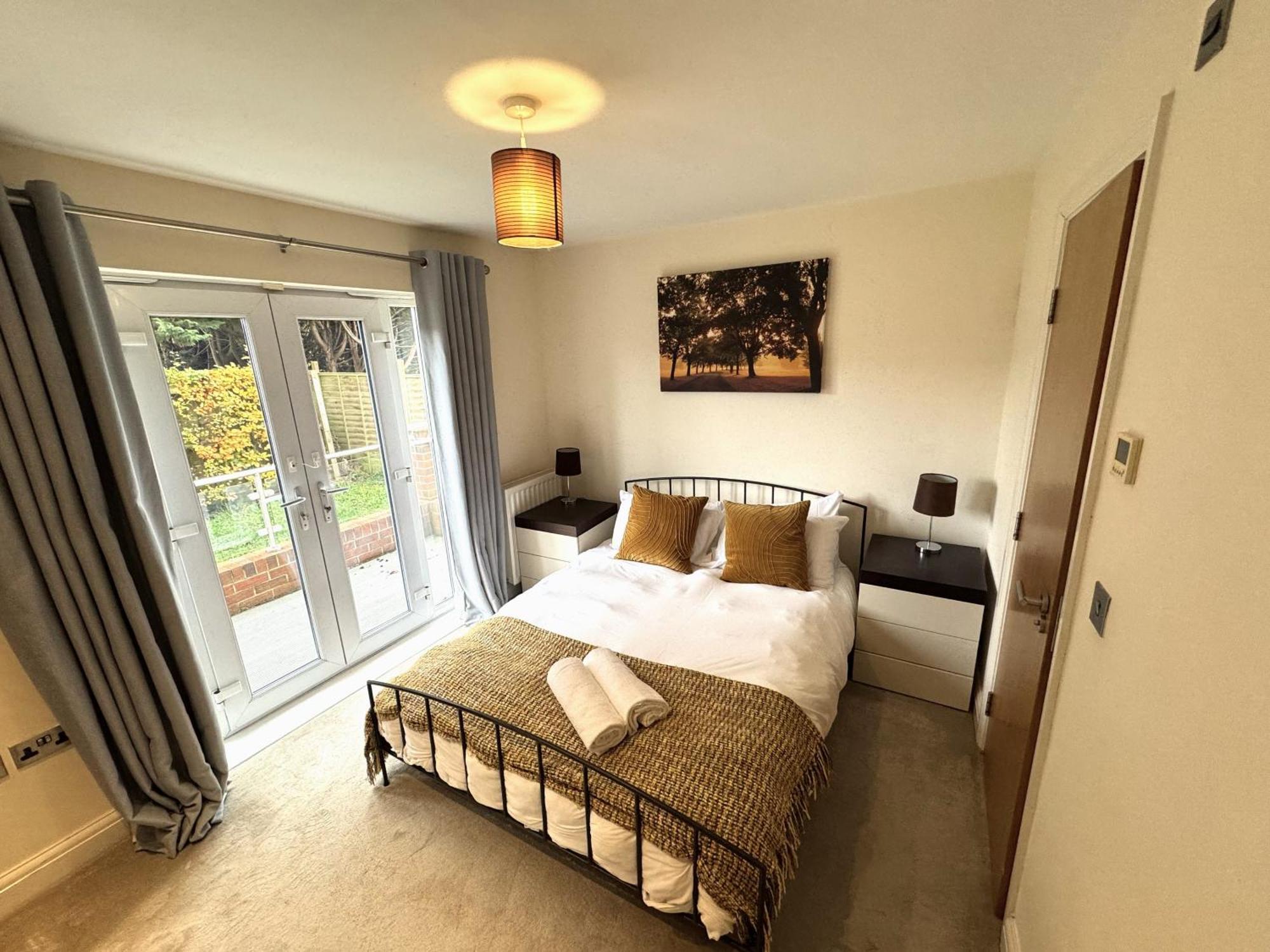 Spacious 2-bedroom With Parking In Windsor