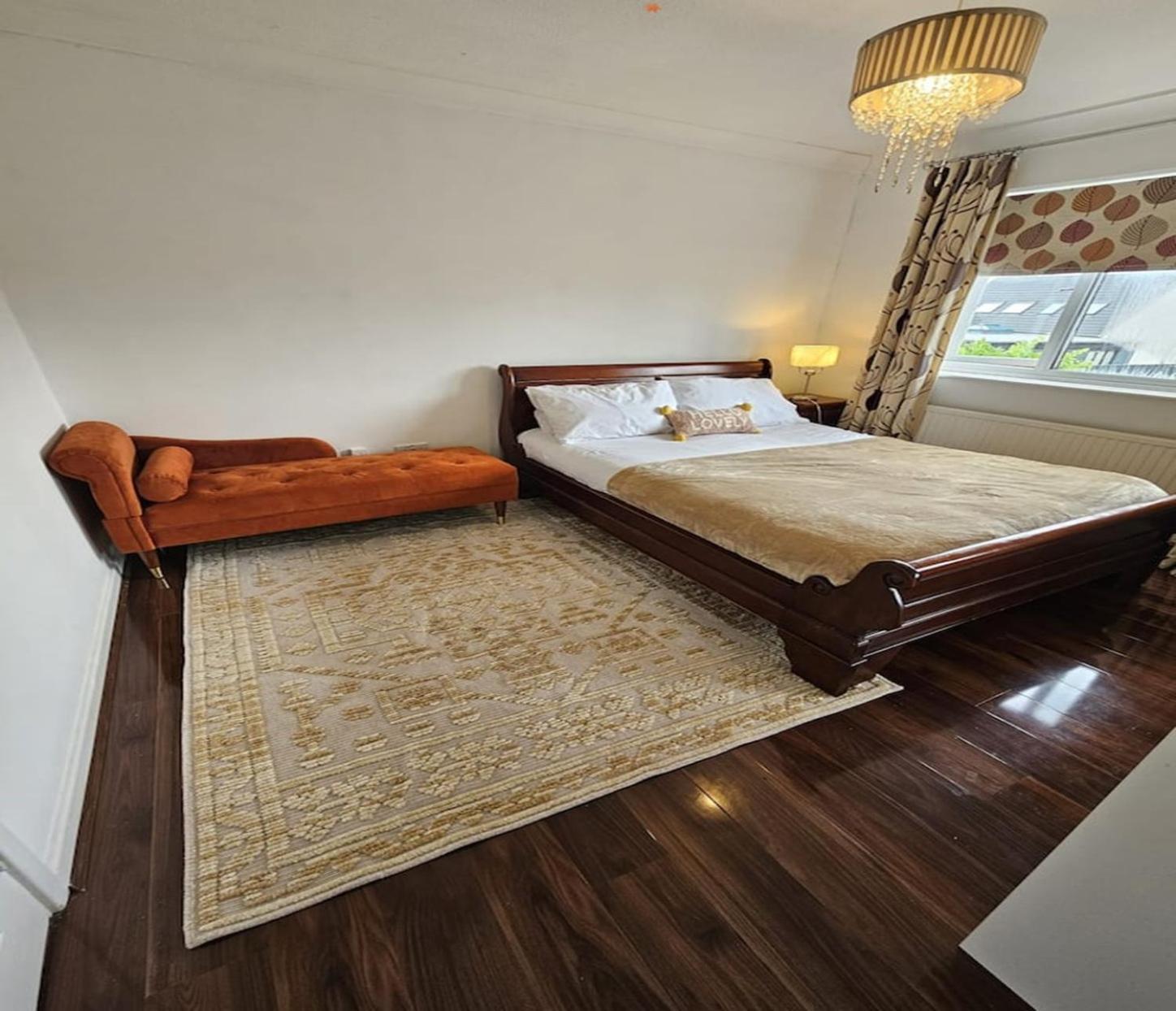 Pass The Keys Spacious 3 Bed By River Thames Old Windsor