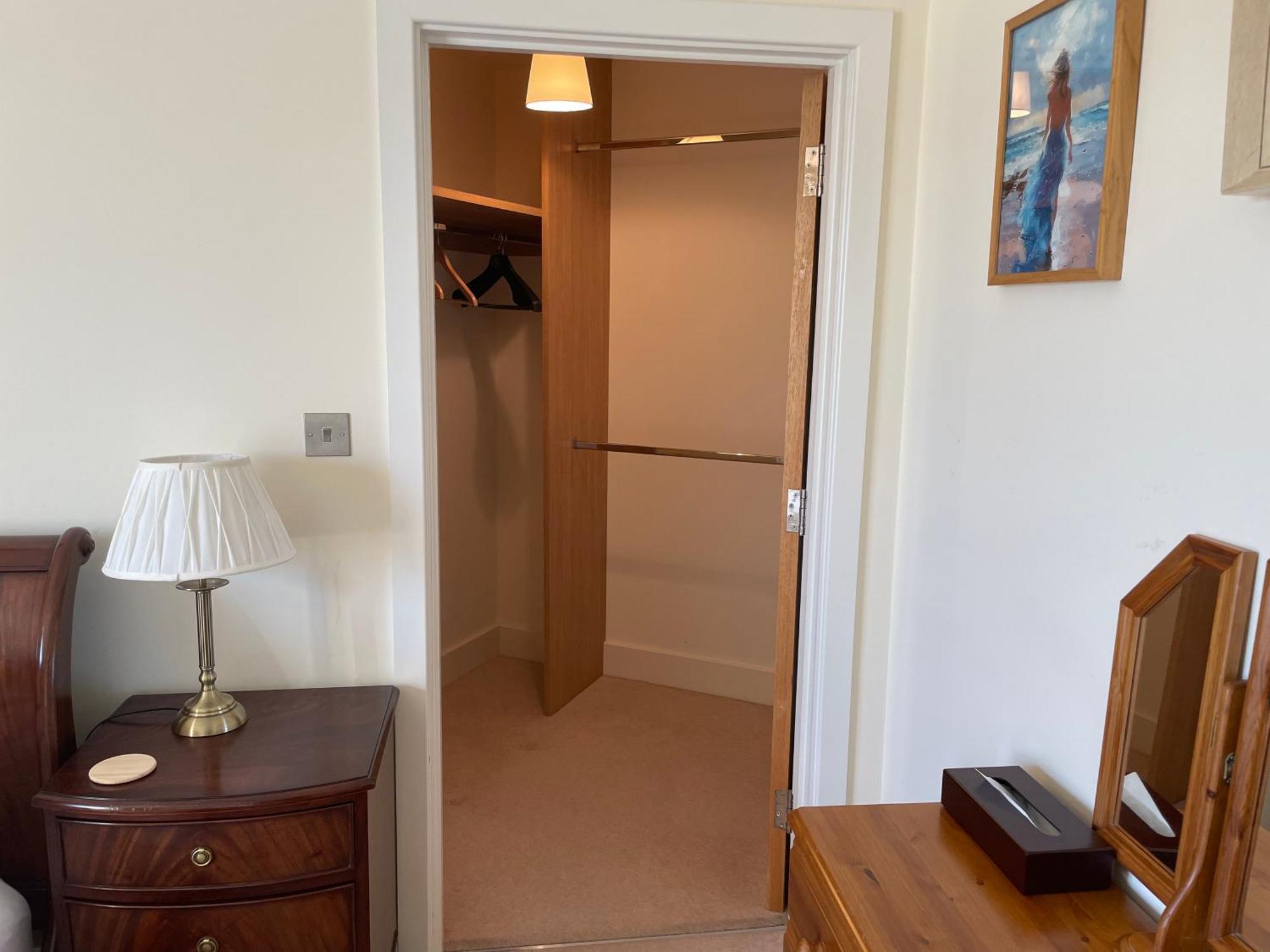 Floor En-suite Double Bedrooms With Great View Of Castle & Free Parking Homestay Windsor