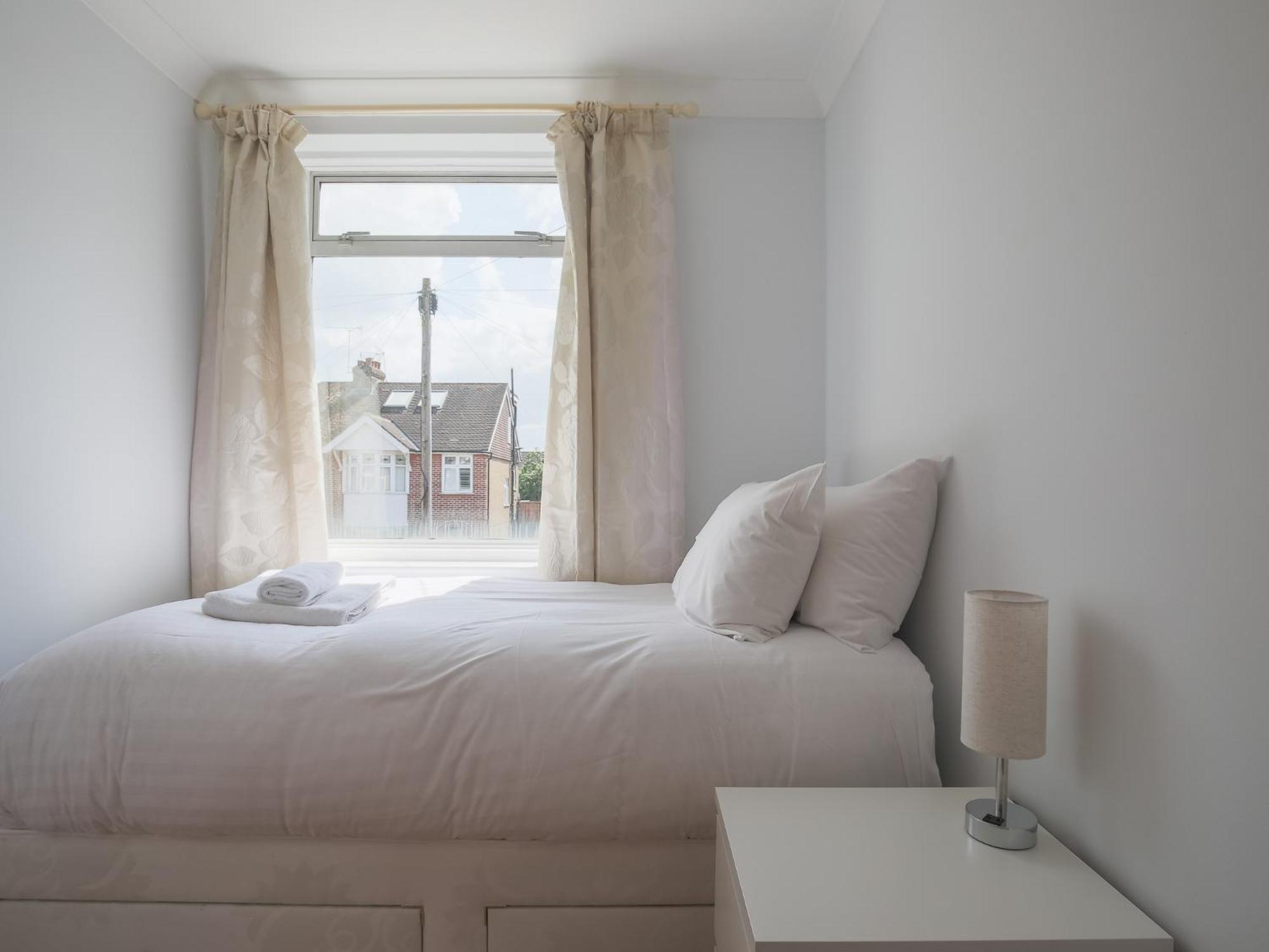 20hr - Spacious 5 Sleeper In - Parking Garden Pass The Keys Holiday home Windsor