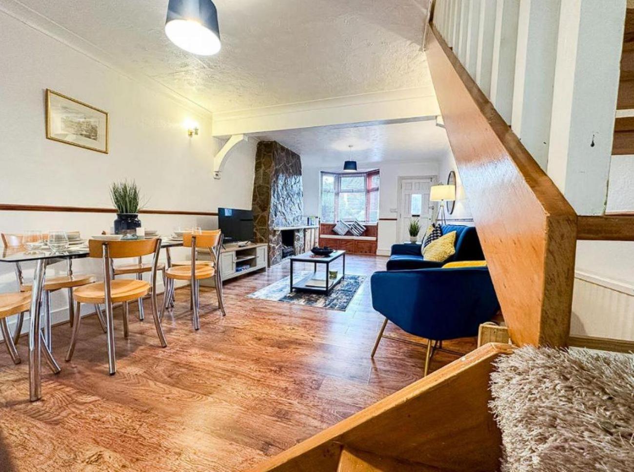 Heartwarming With Free Parking That Is Perfect For Relaxation Holiday home