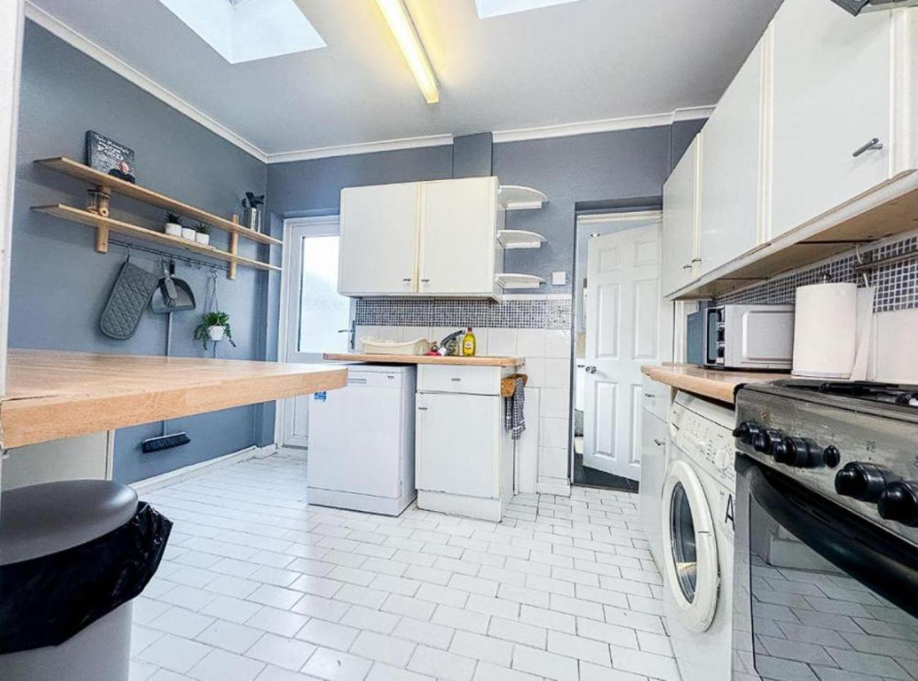 Holiday home Heartwarming With Free Parking That Is Perfect For Relaxation