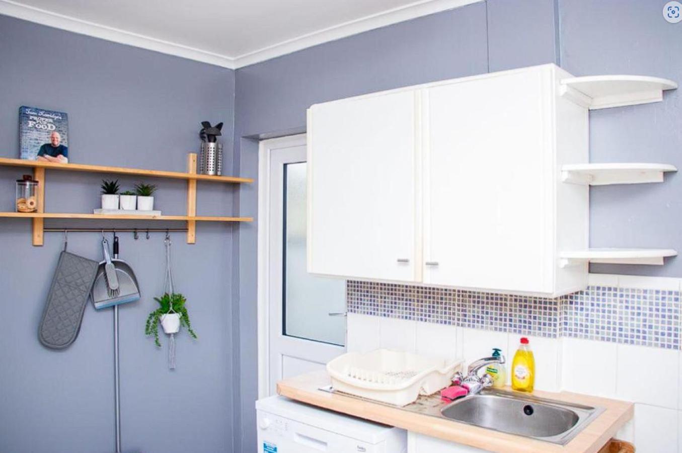 Heartwarming With Free Parking That Is Perfect For Relaxation Holiday home Windsor