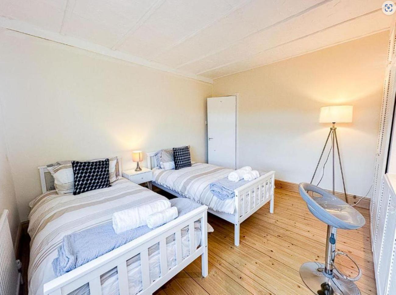 Holiday home Heartwarming With Free Parking That Is Perfect For Relaxation Windsor