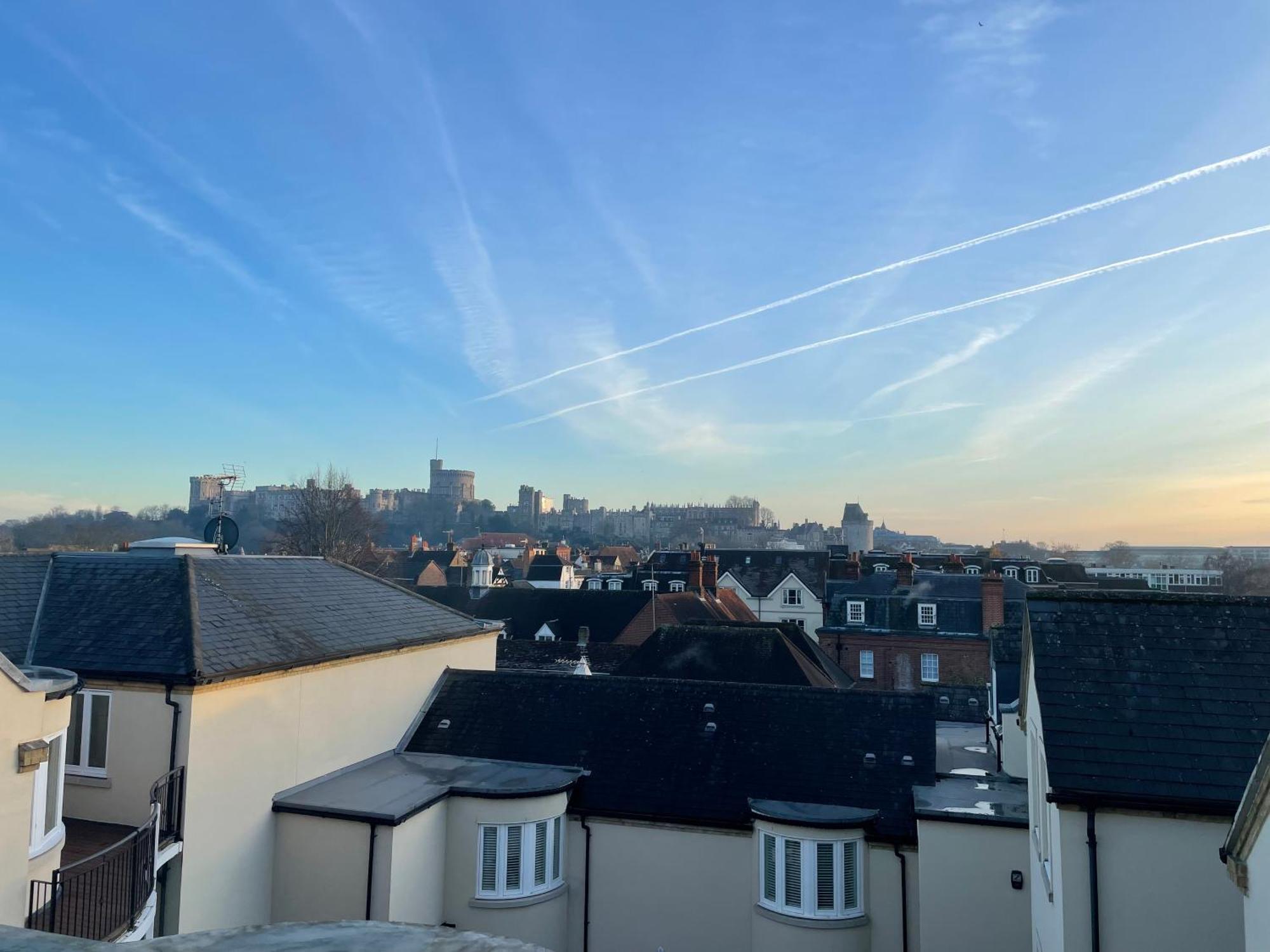 Floor En-suite Double Bedrooms With Great View Of Castle & Free Parking Homestay Windsor