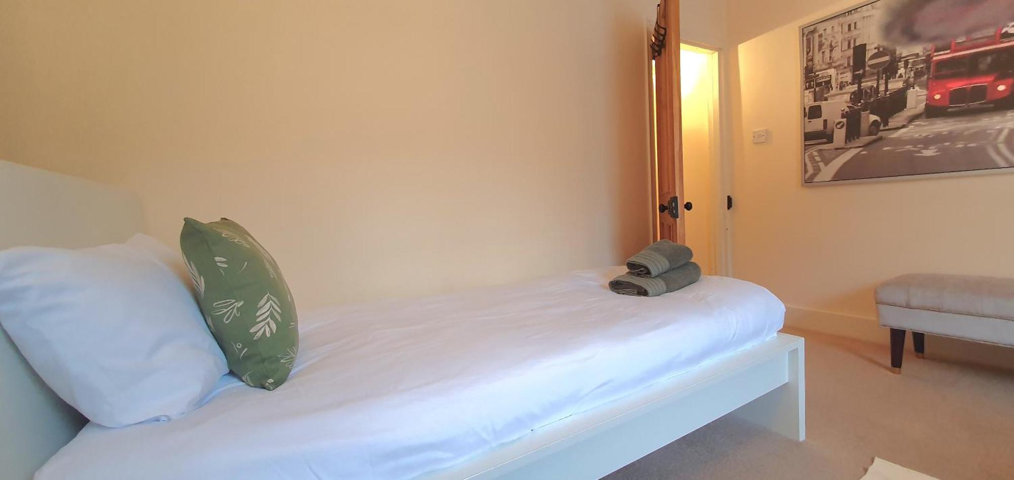 Inviting 2-bed In Holiday home