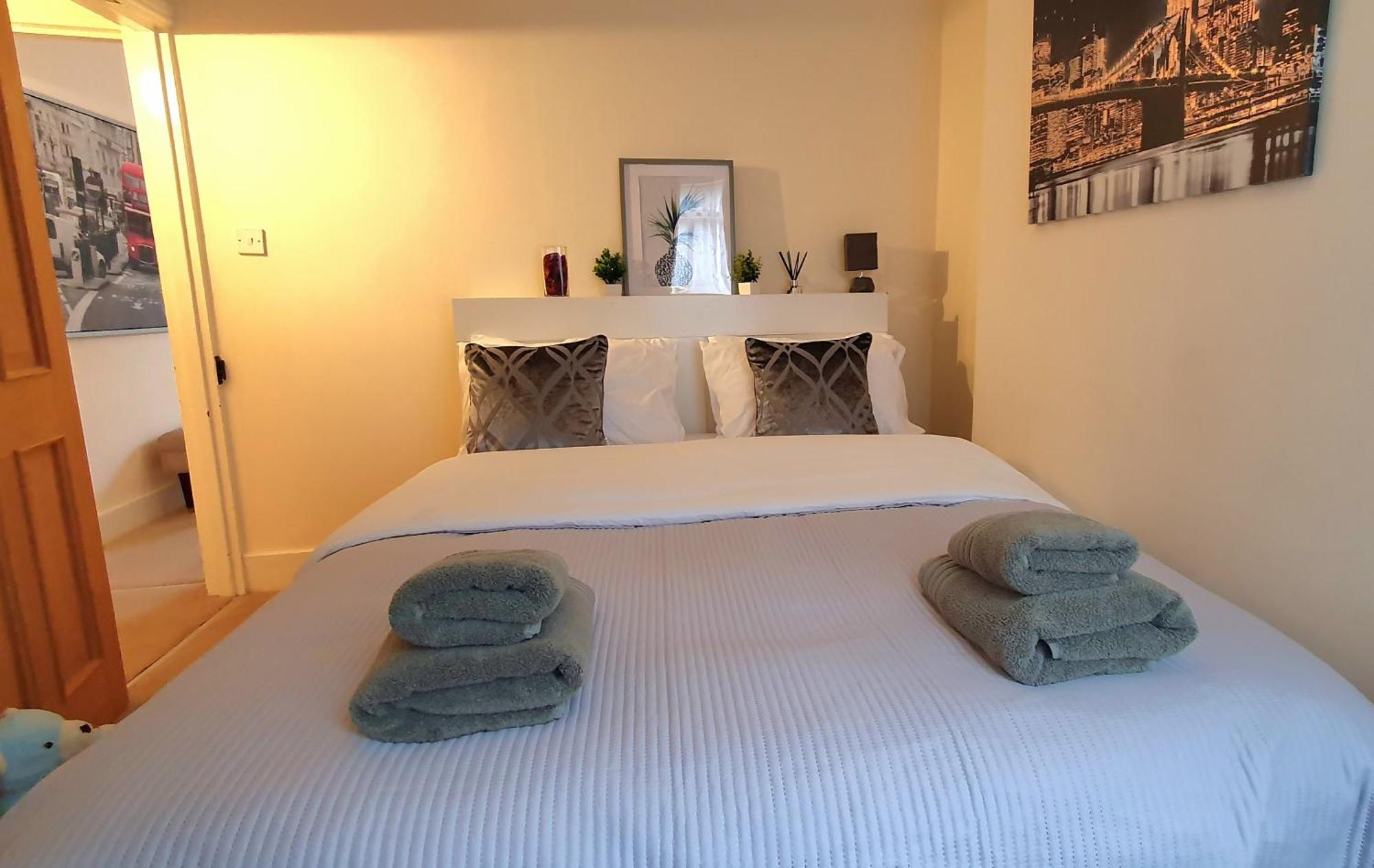 Inviting 2-bed In Holiday home Windsor