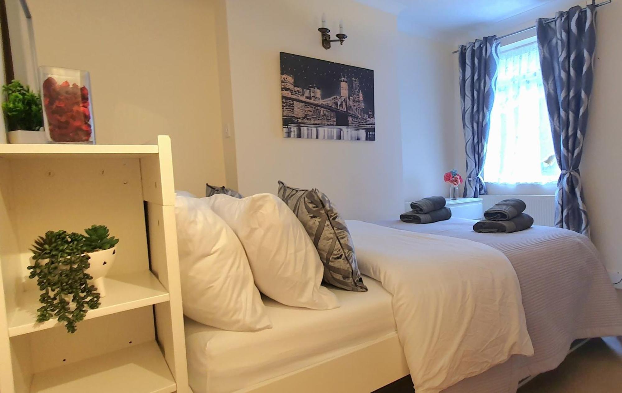Inviting 2-bed In * Windsor