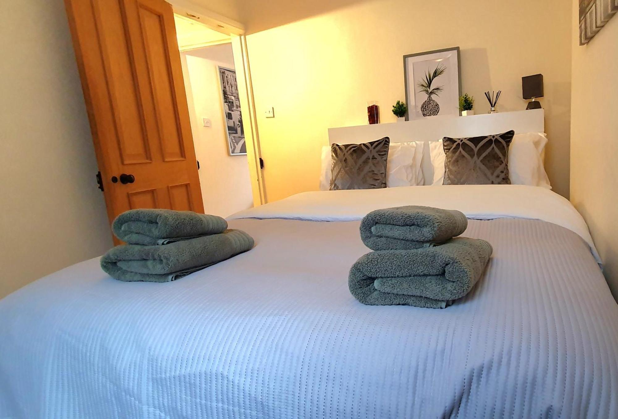 Inviting 2-bed In Holiday home Windsor