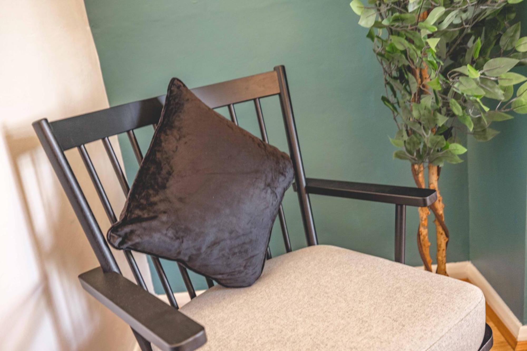 2br Character Minutes From Windsor, Private Garden Holiday home *