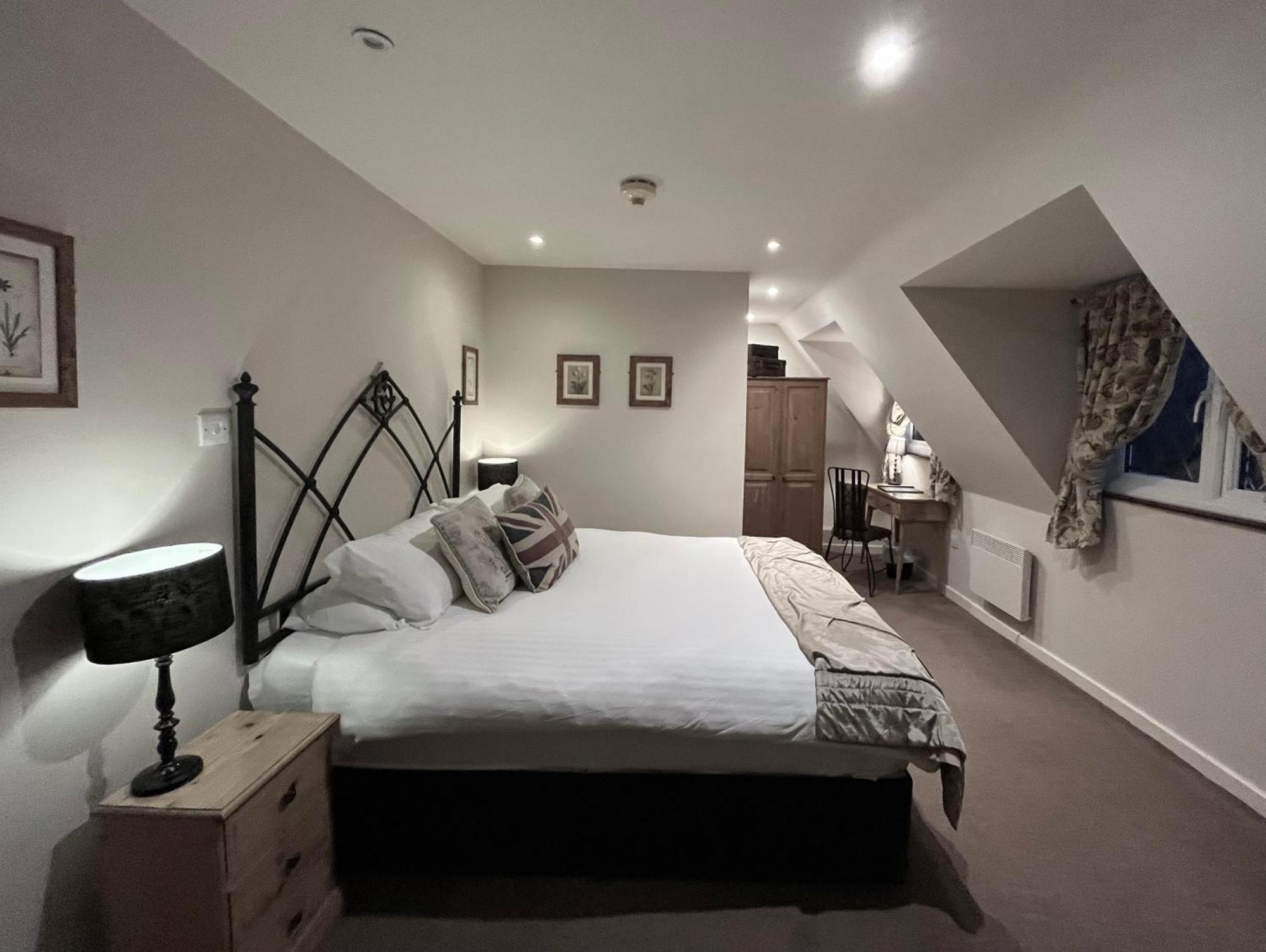Park Farm 4*