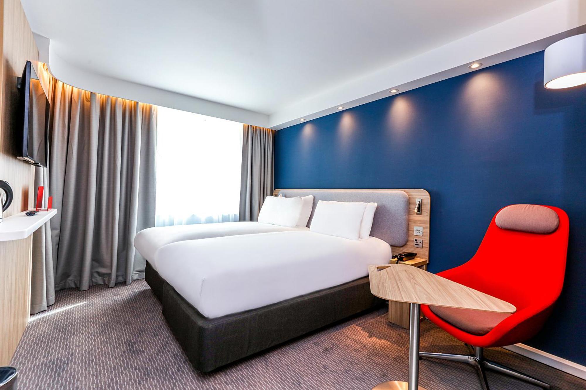 Express By Ihg Hotel 3*