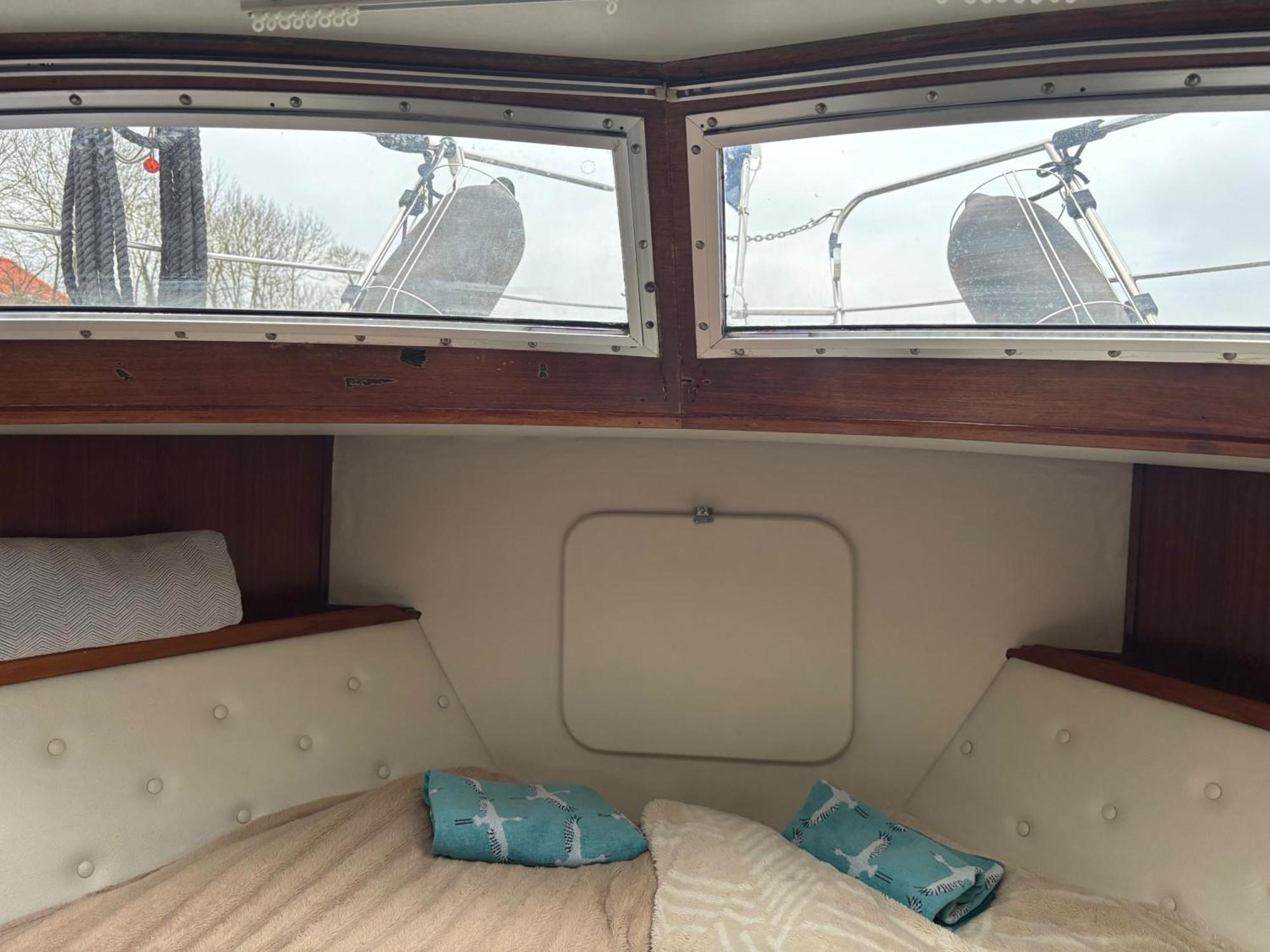Holiday home Riverside Boat Retreat On The River Thames Windsor