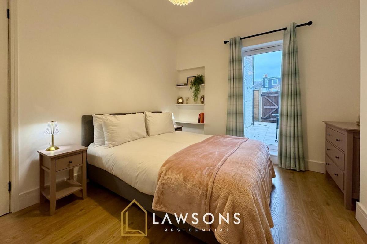 Charming Living By Lawsons With Parking Windsor