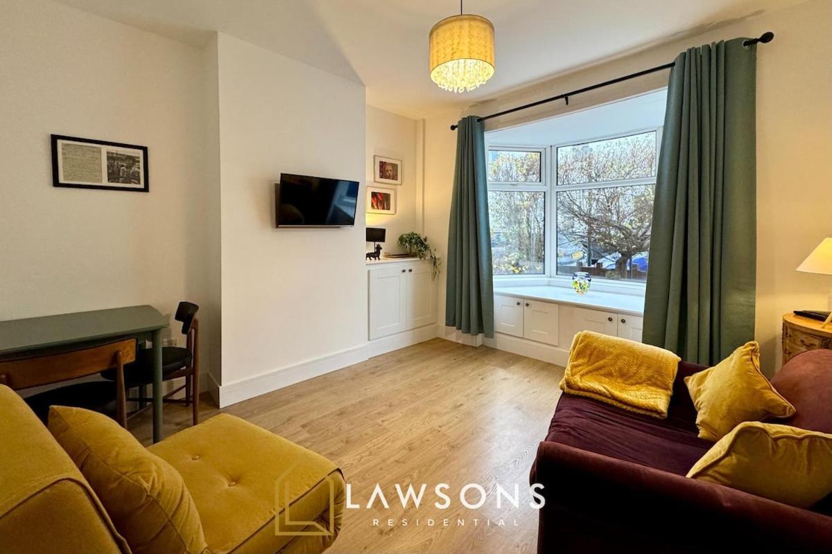 Apartment Charming Living By Lawsons With Parking *