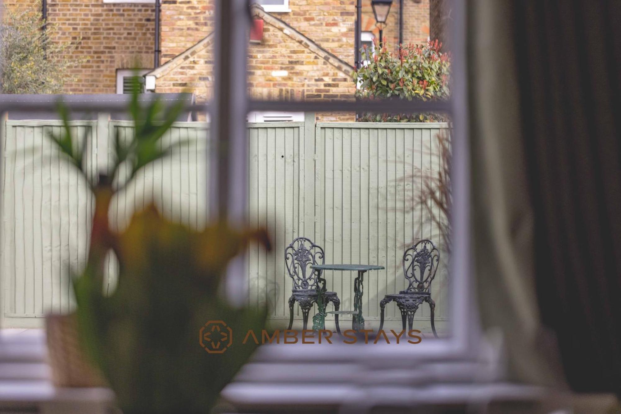 Holiday home Cosy 3 Bed In Windsor, Perfect For Small Families & Couples, Sleeps 5! Windsor