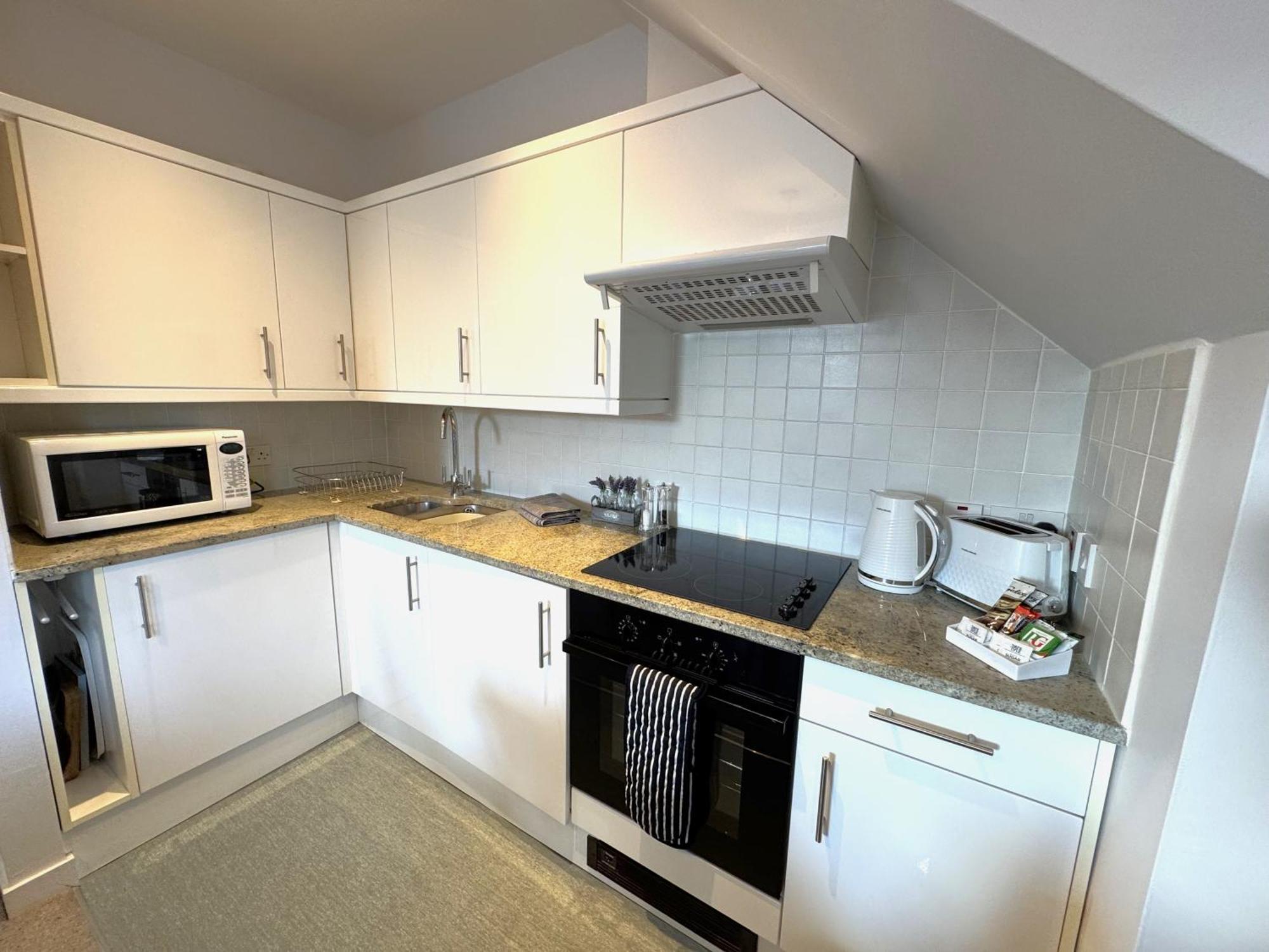 The Courtyard 2 Bedroom Apartments In Central Windsor With Parking Apartment Windsor