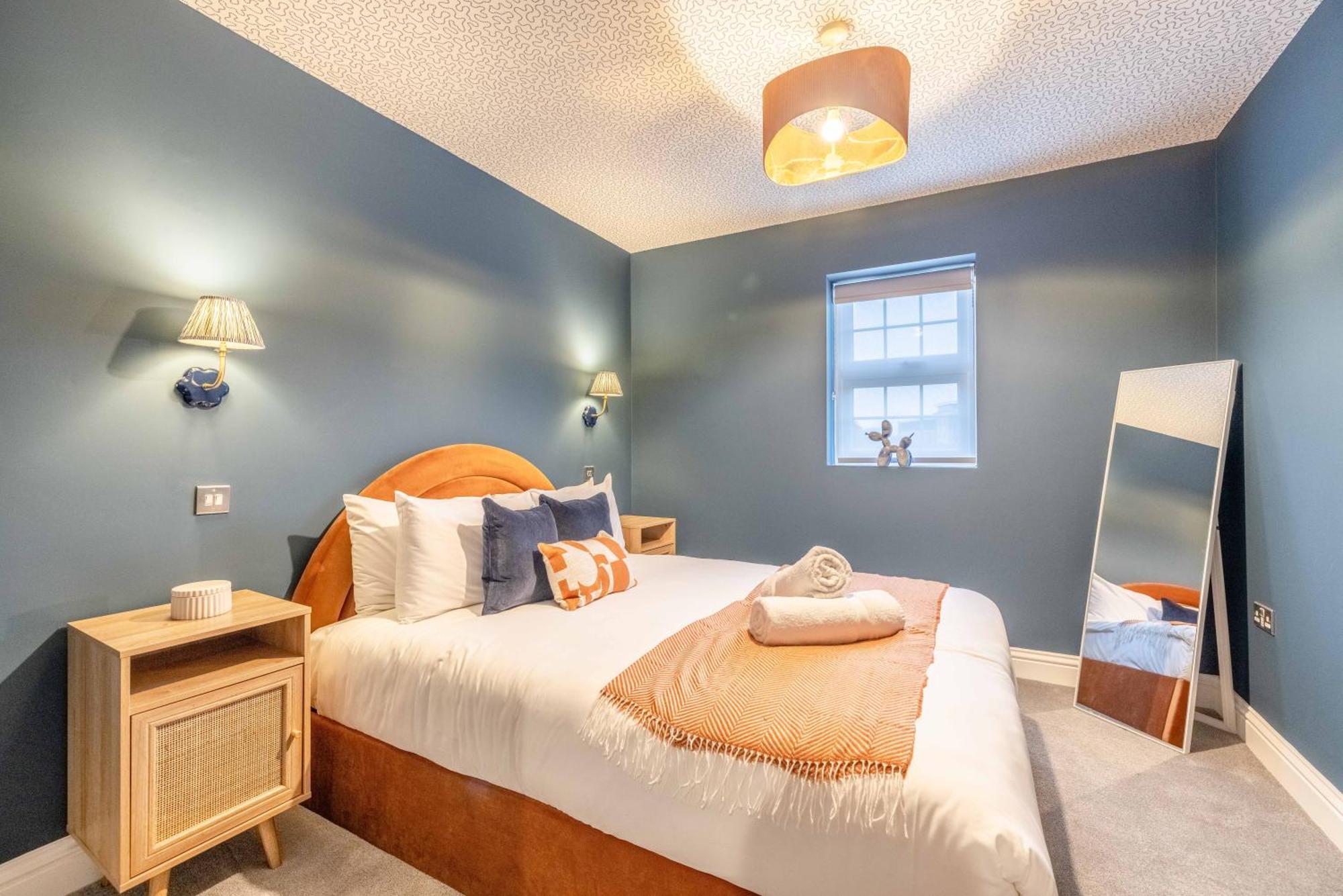 Apartment Escape In Style To With Free Parking *