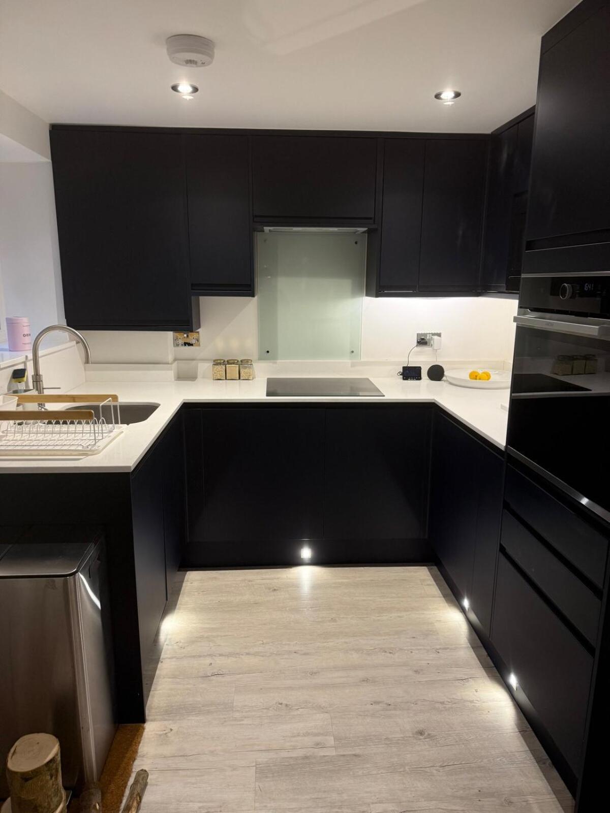 Apartment Large 1 Bedroom Self Contained Garden Flat Windsor
