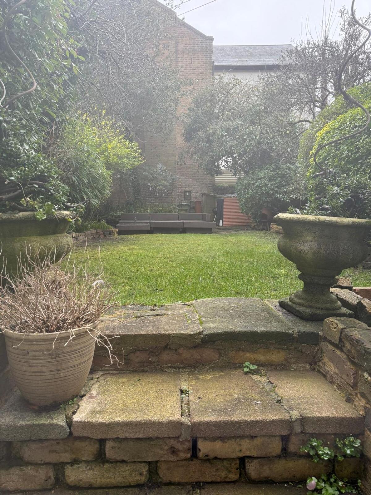 Large 1 Bedroom Self Contained Garden Flat * Windsor