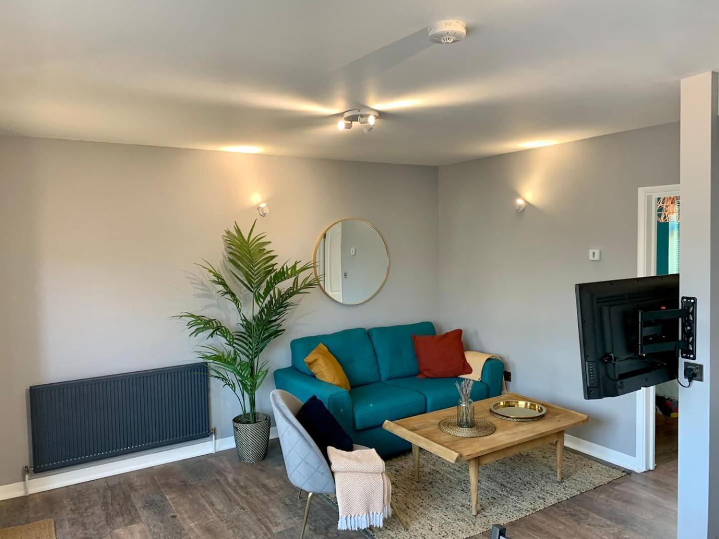 Modern With Parking Near Castle & Legoland Windsor