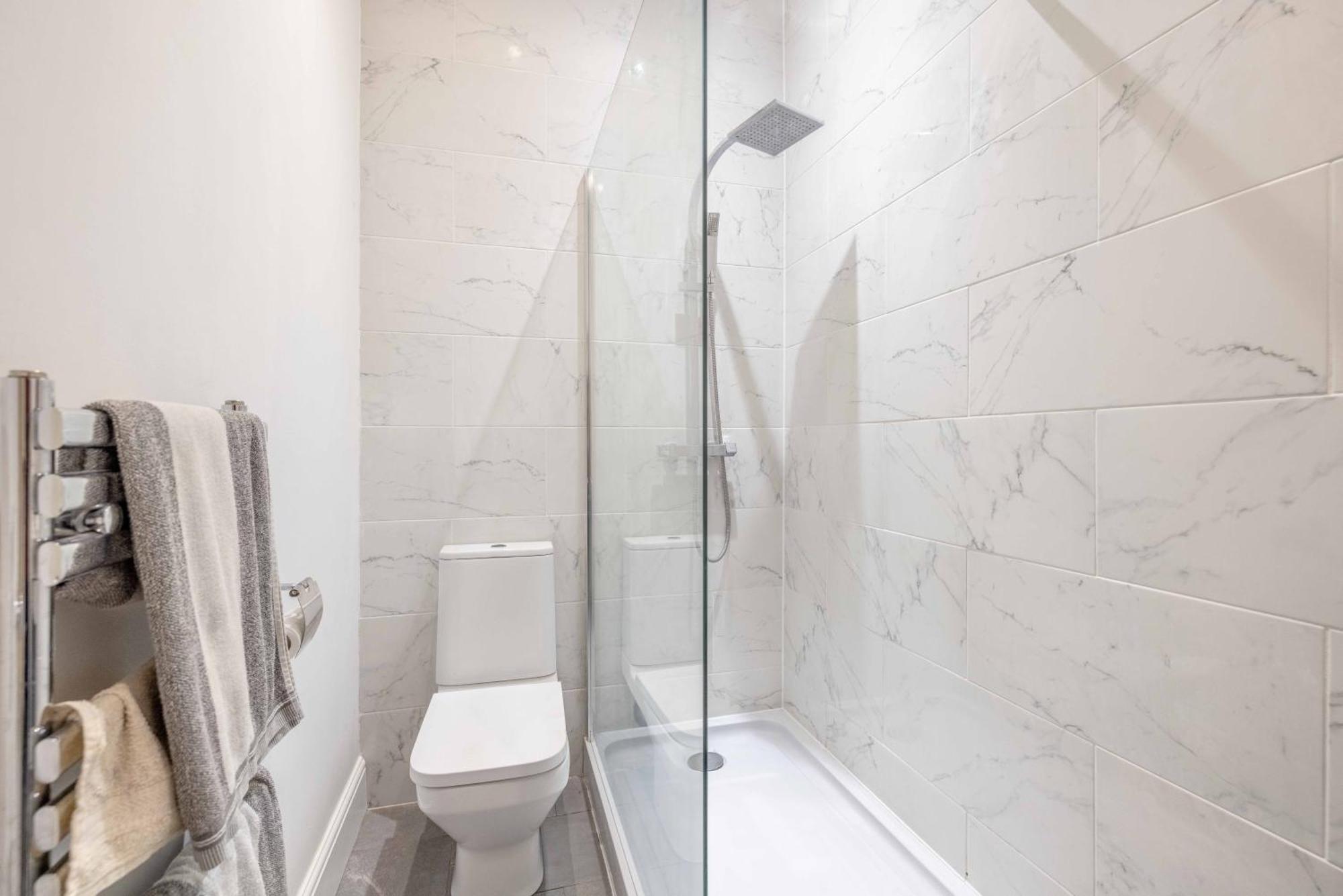 Charming 2 Bed,2 Bath Flat By The Long Walk