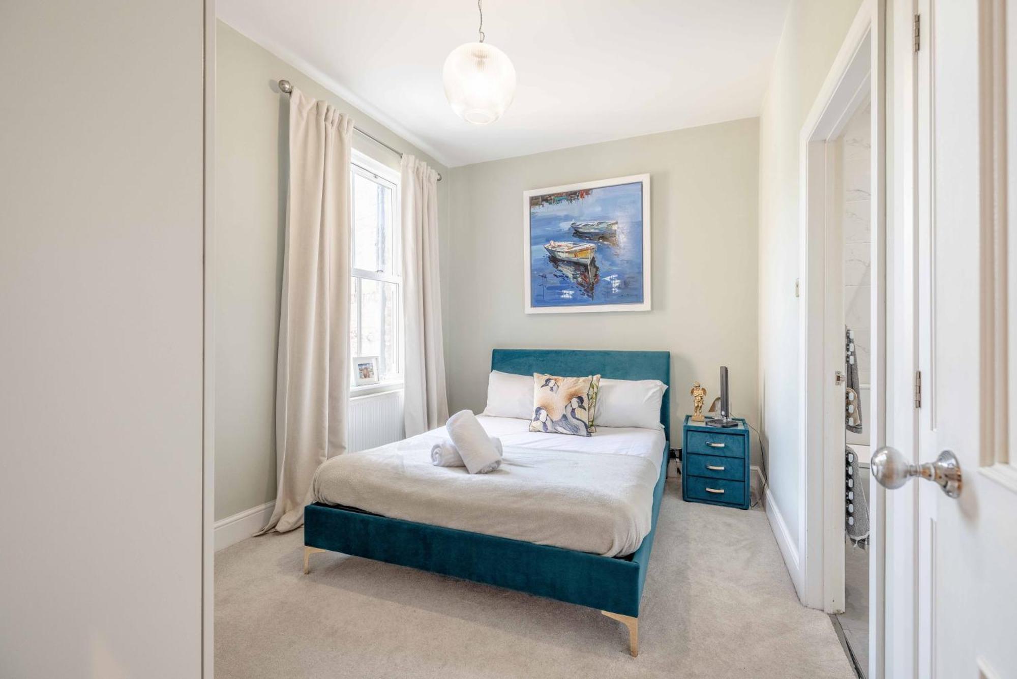 Charming 2 Bed,2 Bath Flat By The Long Walk Apartment Windsor
