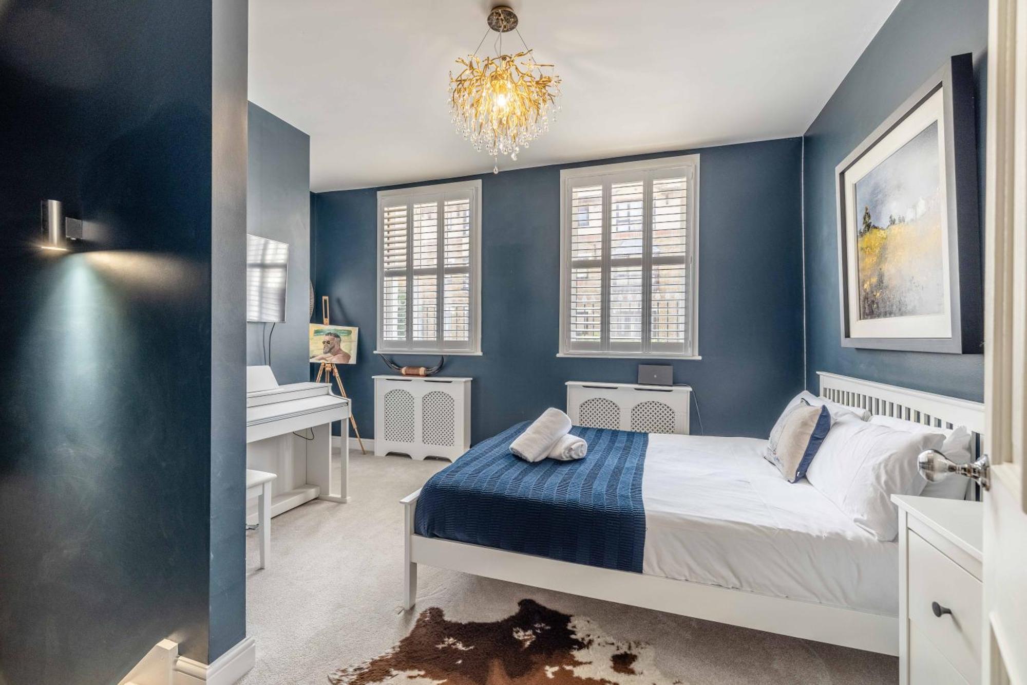 Charming 2 Bed,2 Bath Flat By The Long Walk Apartment *