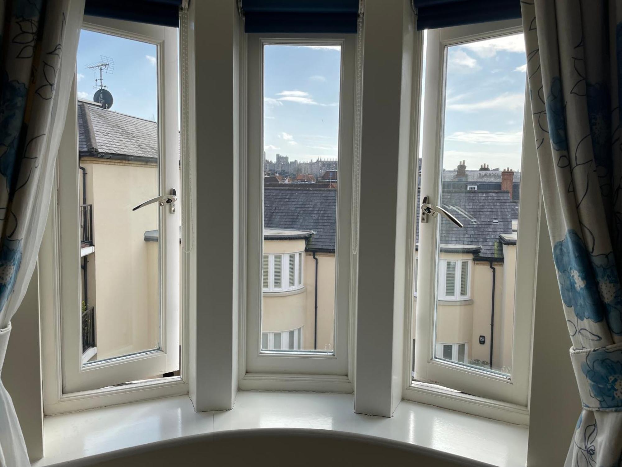 Floor En-suite Double Bedrooms With Great View Of Castle & Free Parking Homestay Windsor