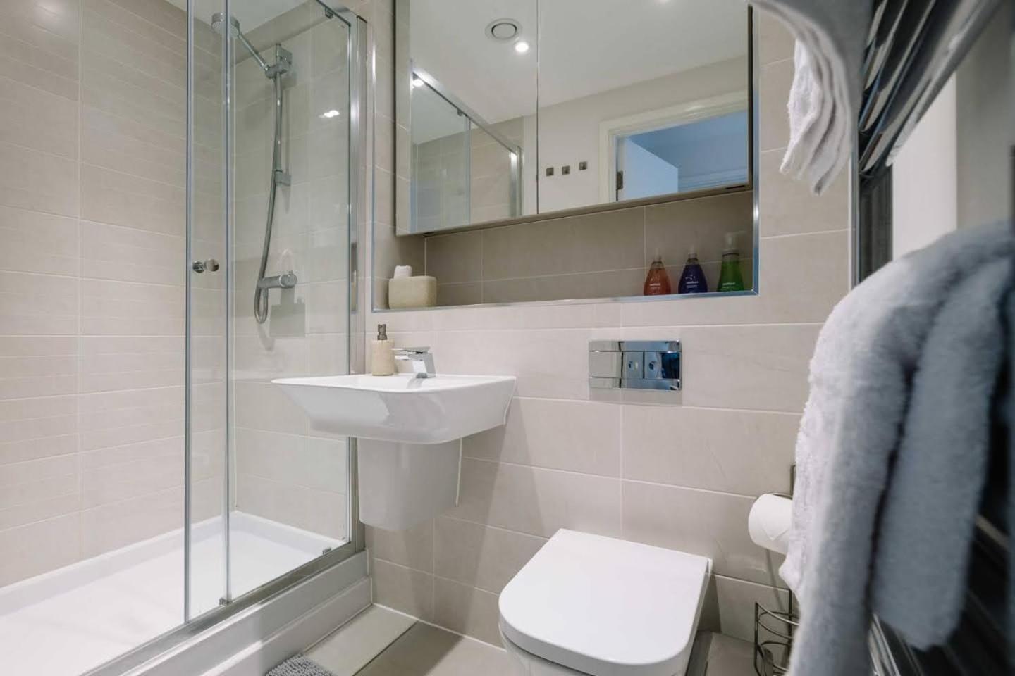 Villa 2bed 2bath Near