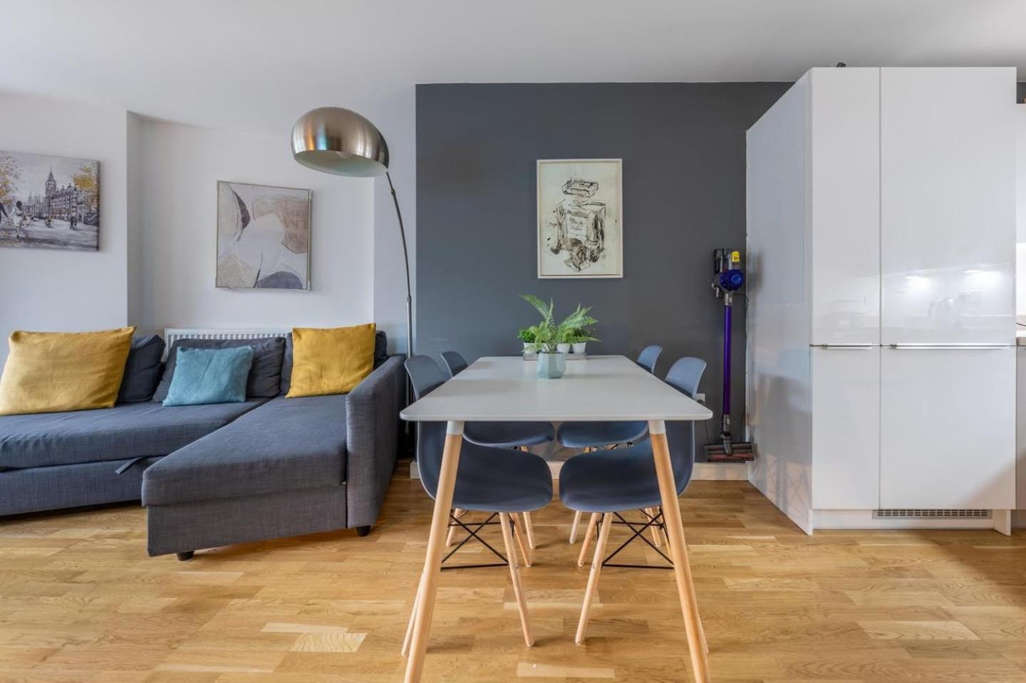2bed 2bath Near Villa *