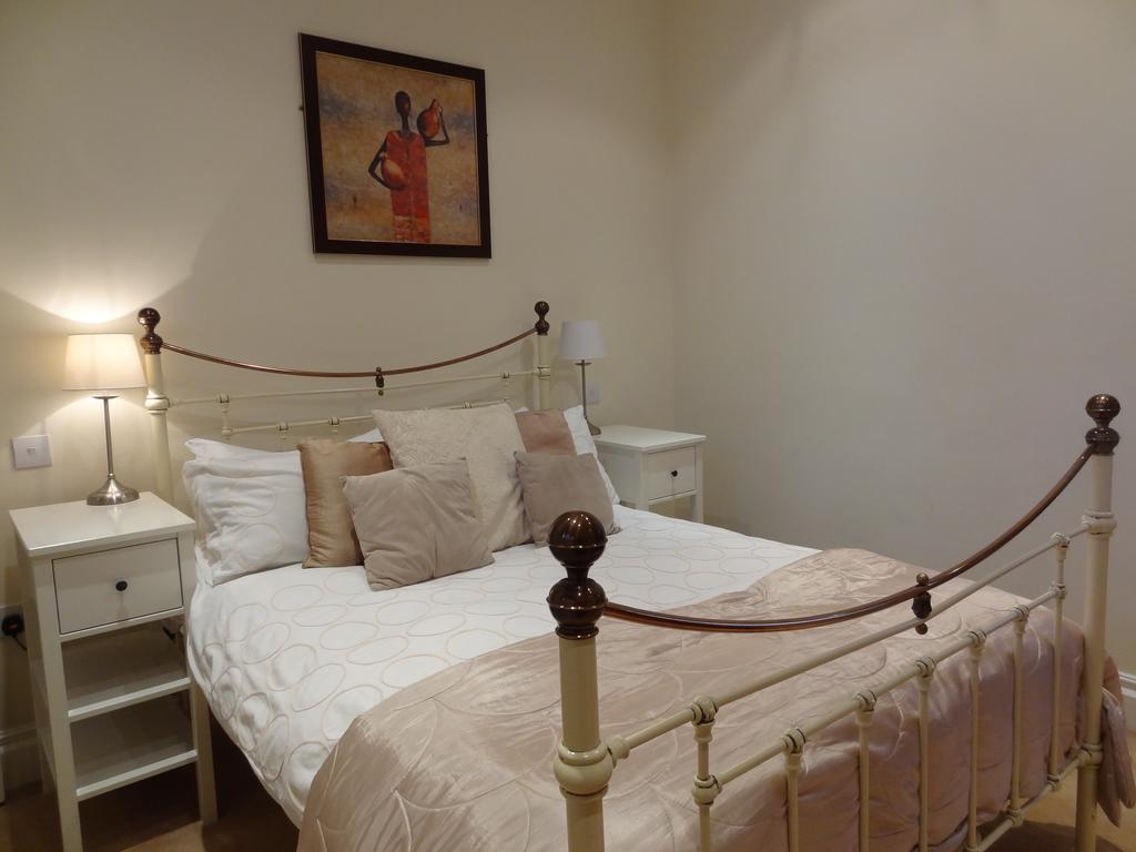 Lay Your Hat Serviced - Convent Court * Windsor