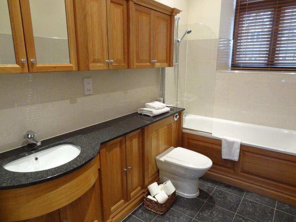 Lay Your Hat Serviced - Convent Court Windsor