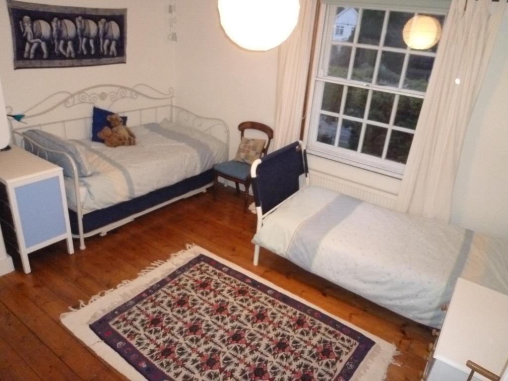 Manor Cottage Bed And Breakfast Bed & Breakfast