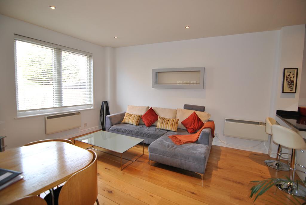 Apartment The Courtyard 2 Bedroom Apartments In Central Windsor With Parking