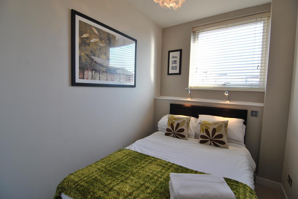 Apartment The Courtyard 2 Bedroom Apartments In Central Windsor With Parking *